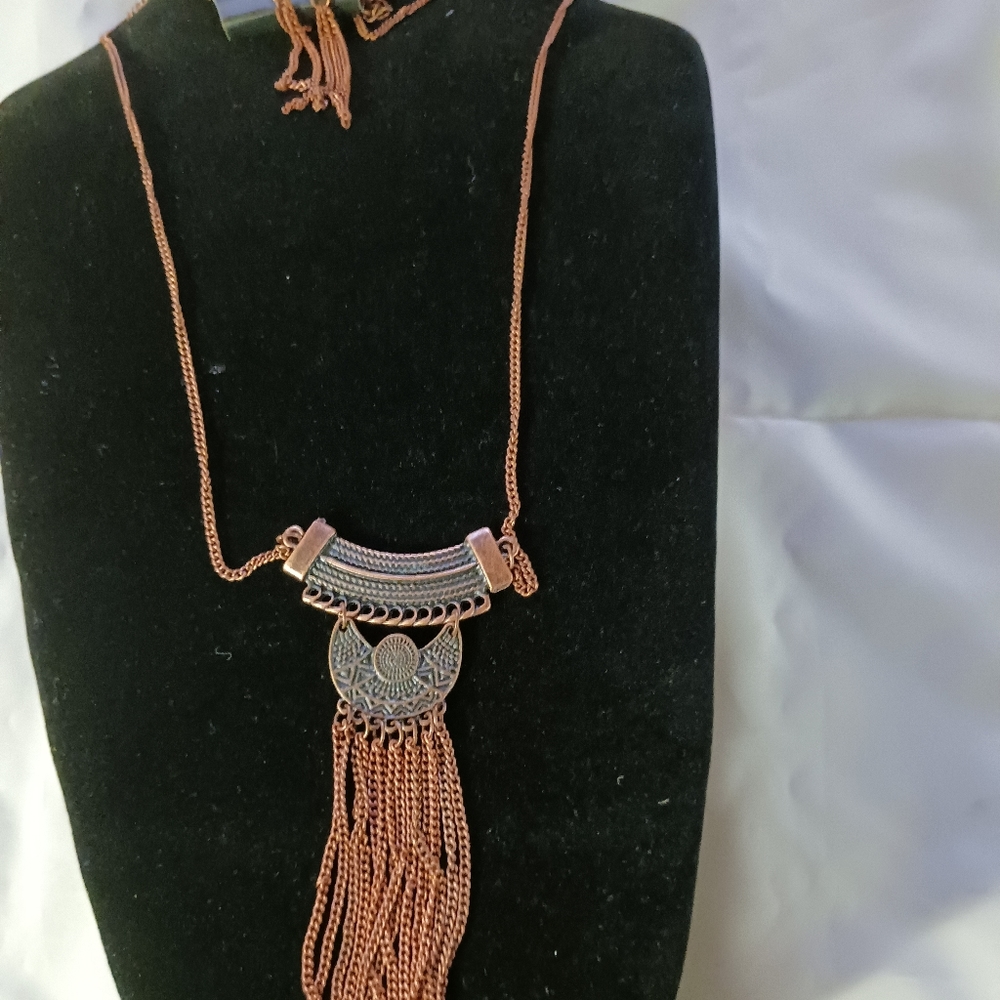 Necklace and earrings set